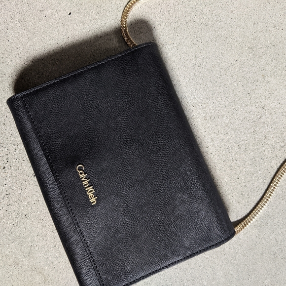 Calvin Klein chain crossbody purse - Picture 7 of 7